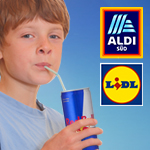 Kind trinkt aus einer Energy-Drinks-Dose