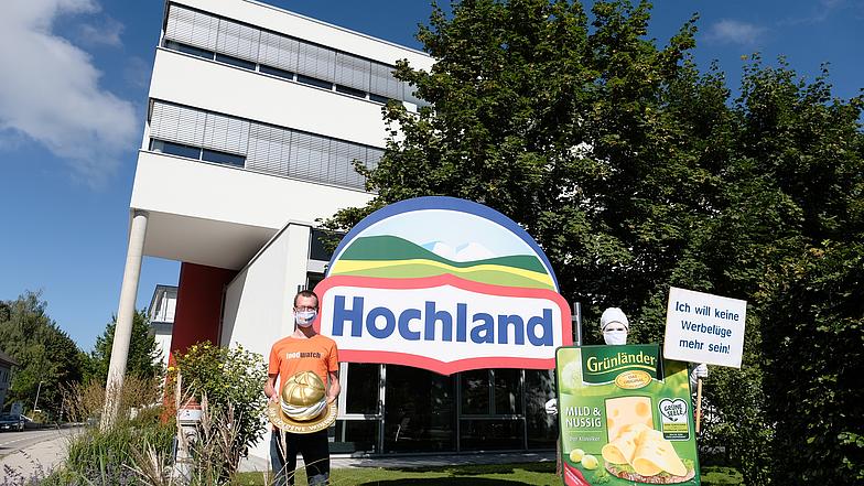 foodwatch-Aktion beim Windbeutel-Preisträger Hochland